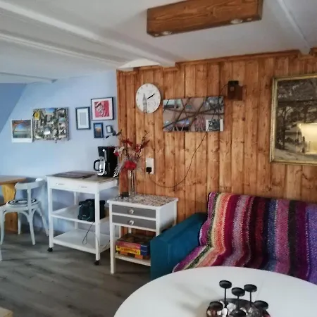 Am Wanderweg Zum Königsstuhl Unter Reet Lohme