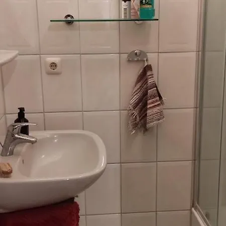 Am Wanderweg Zum Koenigsstuhl Unter Reet