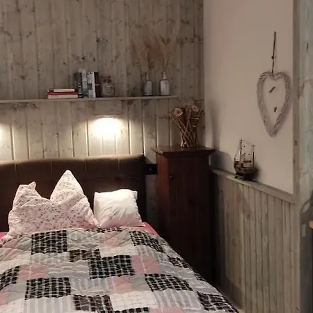 Am Wanderweg Zum Koenigsstuhl Unter Reet Apartamento *