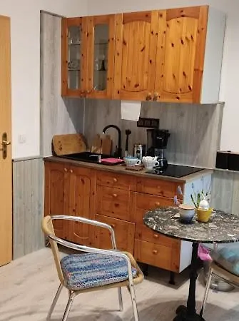 Apartment Am Wanderweg Zum Königsstuhl Unter Reet Lohme