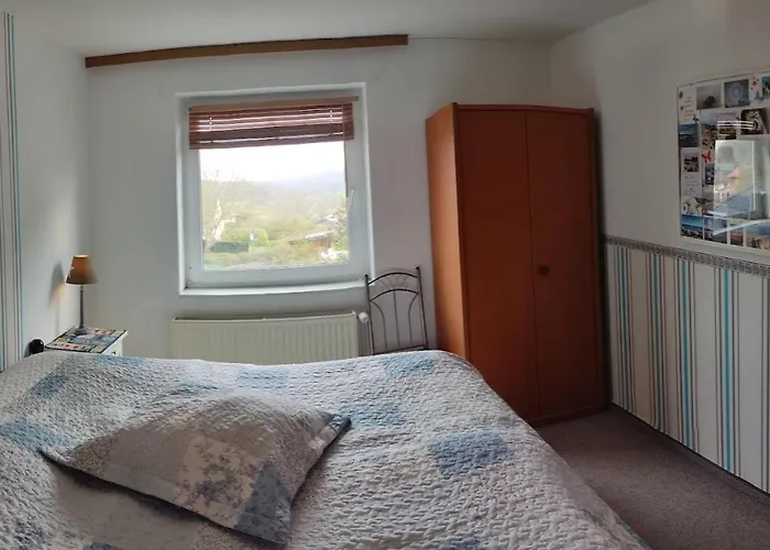 Am Wanderweg Zum Koenigsstuhl Unter Reet Apartmán *